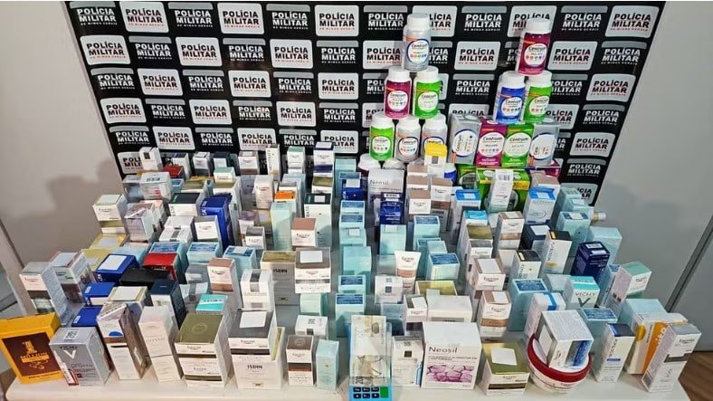 Grupo especializado em furtos em farmácias foi detido em Nova Serrana — Foto: Polícia Militar (PM)/Divulgação